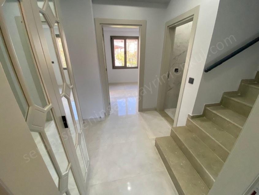 DENİZE 100 METRE 3+1 FIRSAT VİLLA