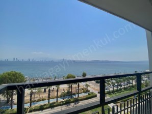 Karşıyaka yalı da deniz manzaralı 3+1 kiralık daire