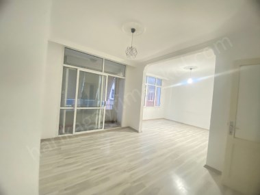 Karşıyaka Alaybey de kiralık daire