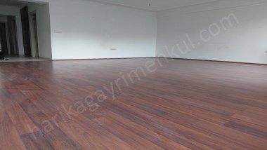 İzmir Karşıyaka da 3+ 1 kiralık daire