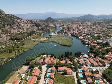 SATILIK 4+1 HAVUZLU VİLLA