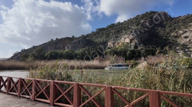 dalyana 8 km mesafede satılıK tarla