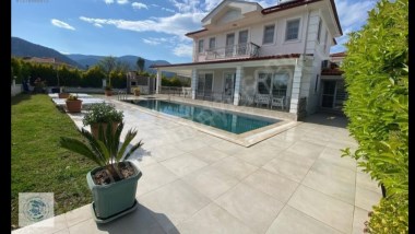 KİRALIK (ISI POMBALI) HAVUZLU MÜSTAKİL VİLLA