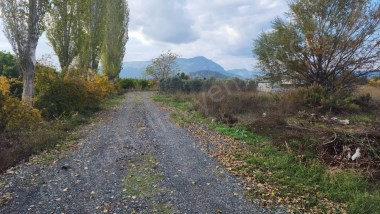 OKÇULARDA SATILIK 1765m2 ARSA