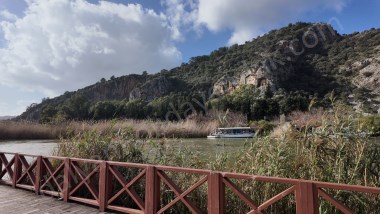 dalyana 8 km mesafede satılıK tarla