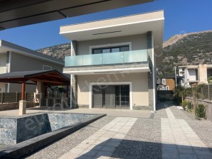 🏡  Kuşadası Yavansuda Özel Havuzlu, Akıllı Ev Sistemli 4+1 Lüks Villa 🏡