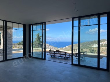 🏝️ Yalıkavakta Deniz Esintili   3+1 + 1+0 Müştemilatlı Lüks Villa