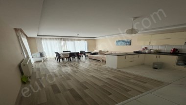 🌴 Oturmuş Sitede, Havuzlu, Keyifli 2+1 Kiralık Daire