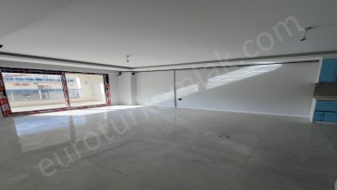 Deniz Manzaralı, Havuzlu Sitede Mayıs Teslim 2+1 Daire