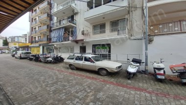 KUŞADASI CUMHURİYET MAHALLESİNDE SATILIK 2+1 DAİREMİZ BULUNMAKTADIR 