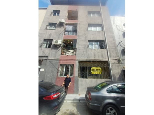 İZMİR ŞİRİNYER İZBAN YAKINI BALKONLU BAHÇELİ DOĞALGAZLI KİRALIK 110 M2 DAİRE 25 BİN TL