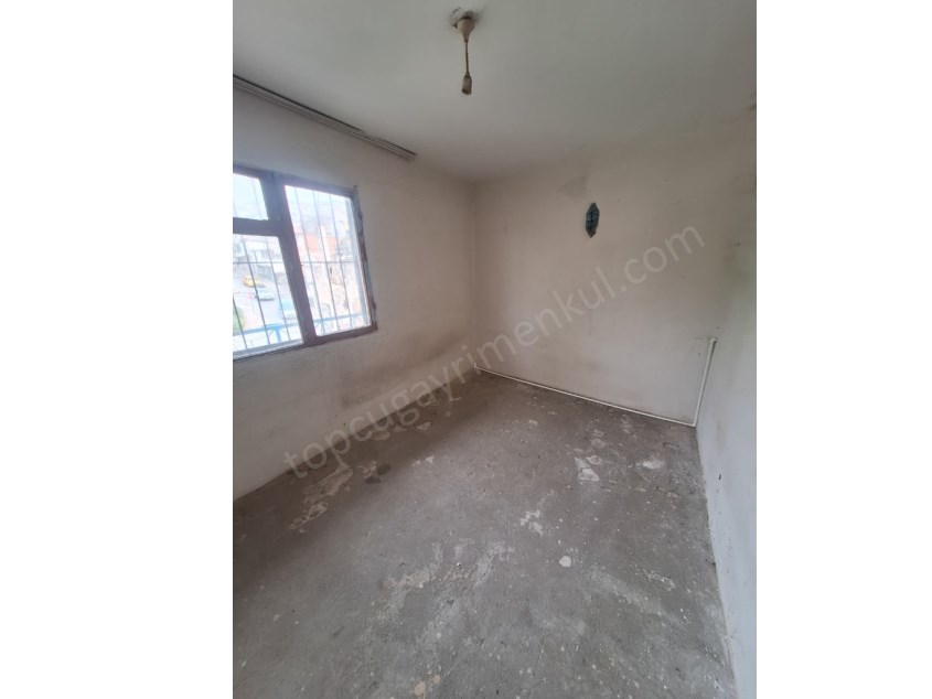 İZMİR GÜRÇEŞME SEMTİNDE BEKARA EMEKLİYE AİLEYE UYGUN 2.KAT 2+1 KİRALIK DAİRE 7.500 TL