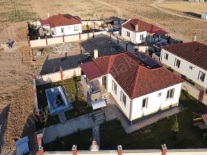 KEMERHİSARDA çok uygun  fiyata  satılık sıfır villa