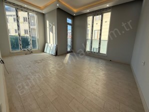 BAHÇELİEVLER DELİ HÜSEYIN PAŞA CAD. ÜZERİ YENİ DAİRE 3.KAT 100 M2   2+1
