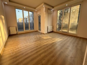 BAHÇELİEVLER AKA KOLEJİ YAKINI 2.KAT 3+1 İSKANLI SIFIR DAİRE