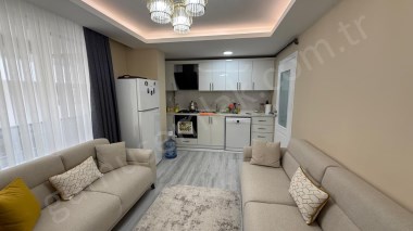 BAHÇELİEVLER KOZA İLKÖĞRETİM OKULU YAKINI YENİ 1.KAT GİBİ 2+1