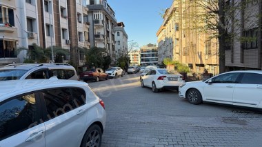 BAHÇELİEVLER AİLE HAST.YAKINI ASANSÖRLÜ 3+1 KOMBİLİ 140 M2