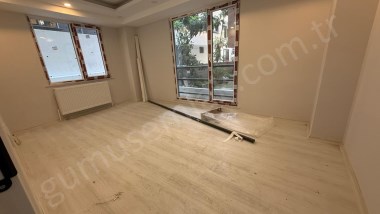 BAHÇELİEVLER YAYLA MERKEZDE FERİT SELİM PAŞA CAD.YAKINI 2. BİNA 2+1 BAHÇE KAT    