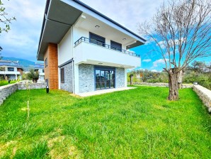 ▶ ▶AKÇAY KÖRFEZDEN YÜZME HAVUZLU DOĞA MANZARALI SIFIR SATILIK 3+1 LÜKS VİLLA