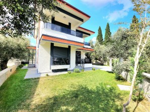 ▶ ▶ AKÇAY KÖRFEZDEN 350 M2 ARSA İÇİNDE GENİŞ BAHÇELİ 7+1 BAĞIMSIZ TEK MÜSTAKİL
