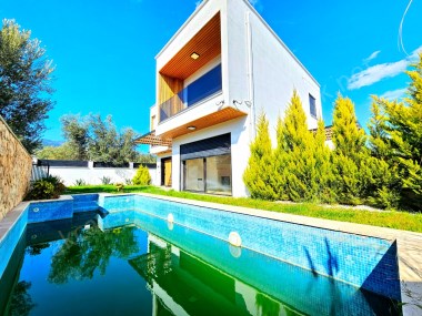 ▶ ▶ AKÇAY KÖRFEZDEN MEGA LÜX SAUNALI MÜSTAKİL HAVUZLU SIFIR 5+1 VİLLA