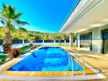 ▶▶AKÇAY KÖRFEZDEN 650 M2 ARSA İÇİNDE DENİZE 300 METRE 4+1 MÜSTAKİL VİLLA