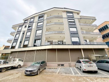 ▶ ▶AKÇAY KÖRFEZDEN EBEVEYN BANYOLU ÖN CEPHE ARA KAT SIFIR SATILIK 2+1 DAİRE