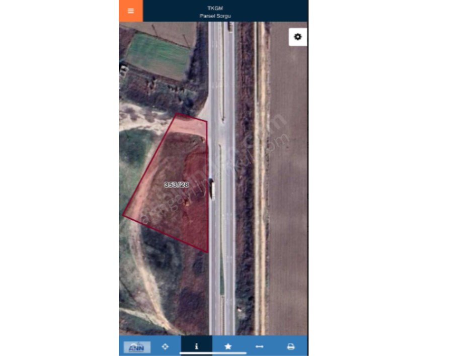 İZMİR YOLUNA 200 mt CEPHESİ OLAN ARSA