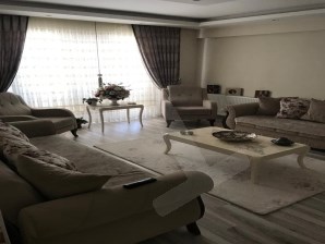 CUMHURİYET MAH DOGALGAZLI 3+1 MERKEZİ YERDE DAİRE