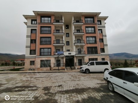 TURHAL MERKEZ ARMADA KONUTLARI  YANI  YENİ TOKİ 125 M2 KAT 1  KİRALİK LÜKS DAİRE