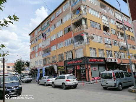 TURHAL MERKEZ CARSI İÇİ 135 M2 KAT 2 3+1 KİRALIK LÜKS DAİRE
