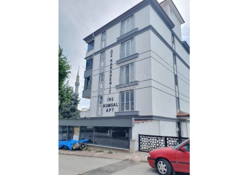 ZİLE MERKEZ HASTANE KARŞISI 140 M2 3+1 KAT 3 SATILIK DAİRE