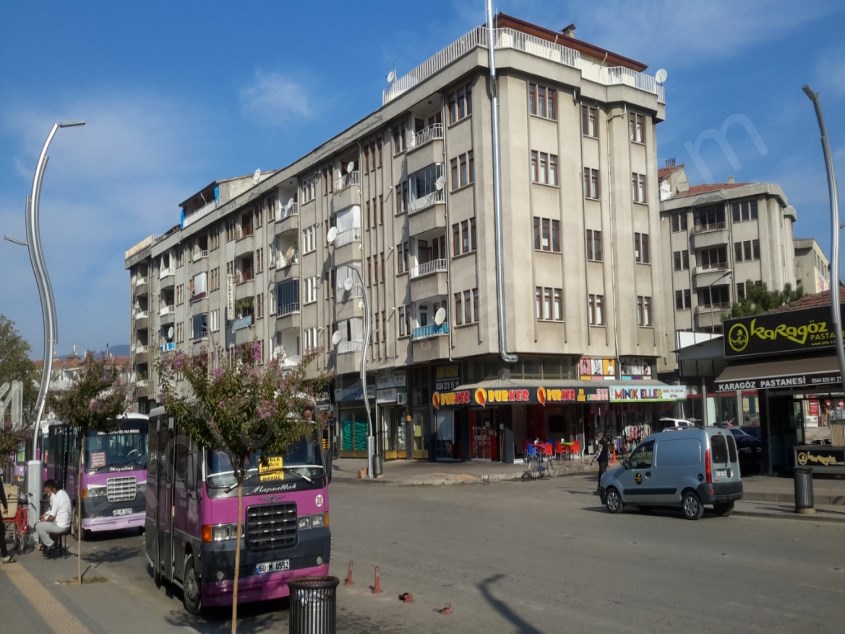 TURHAL MERKEZ CARŞI İÇİ KAT 5 100 M2 2+1 ESYALI LÜKS DAİRE KİRALIK