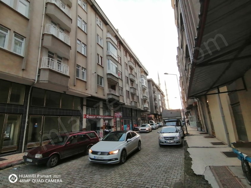 TURHAL MERKEZ  MERKEZ CAMI YAKINI 165 M2 4+1 KAT 4 SATILIK LÜKS DAİRE