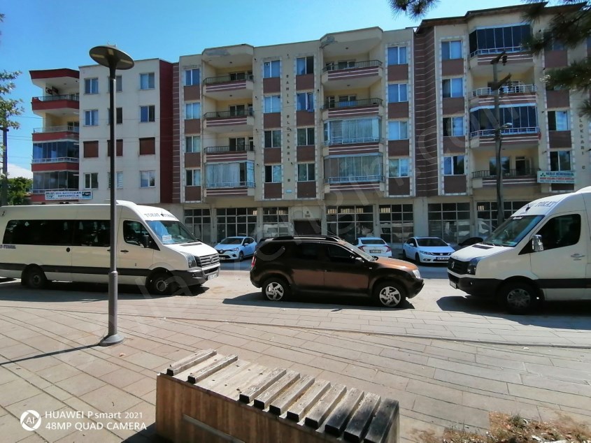 TURHAL MERKEZ YEŞİLIRMAK KAFE YANI 135 M2 KAT 3  3+1 SATILIK LÜKS DAİRE