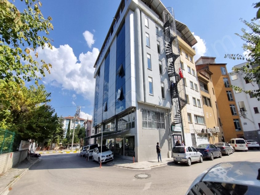TURHAL MERKEZ ANA CADDE ÜZERİ 250 M2 KİRALIK DÜKKAN