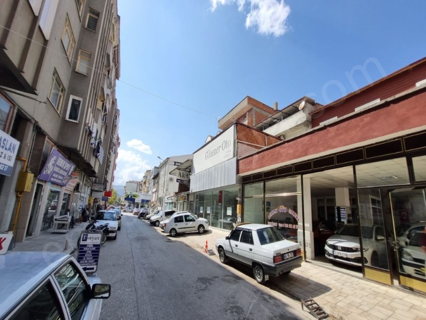 TURHAL MERKEZ ÇARŞI İÇİ 120 M2 KİRALIK DÜKKAN