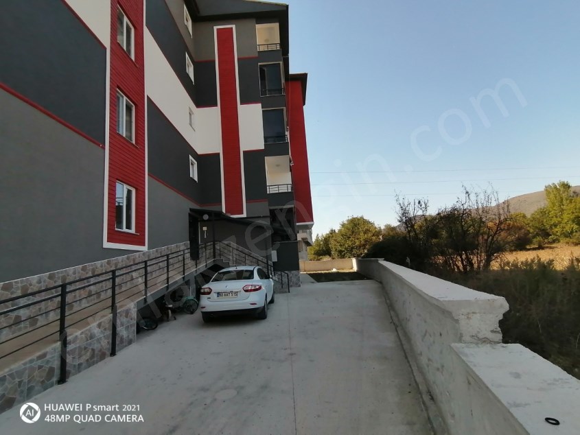 TURHAL MERKEZ MİMARSİNAN YENİ İLK OKUL YANI 145 M2 3+1 KAT 2 KİRALIK LÜKS DAİRE