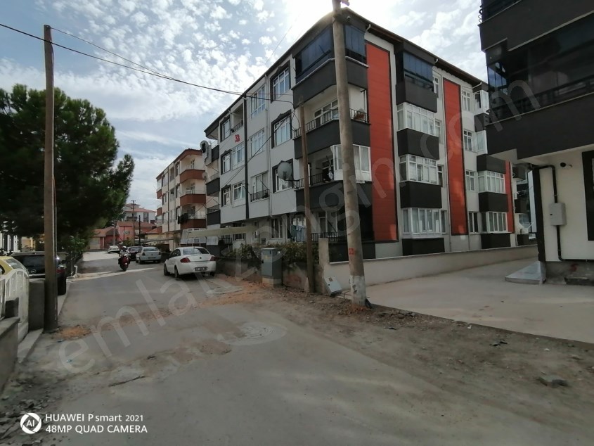 CUMHURİYET MAH  GÜVEN EVLER 125 M2 2+1 KAT 2 KİRALIK LÜKS DAİRE