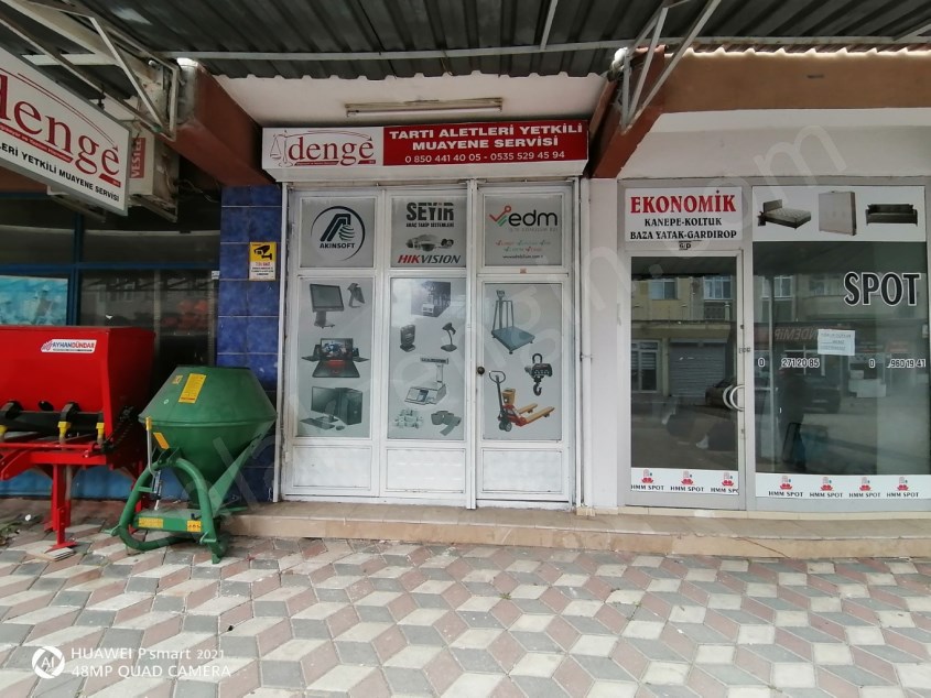 TURHAL MERKEZ CARŞI İÇİ 25 M2  SATILIK DÜKKAN