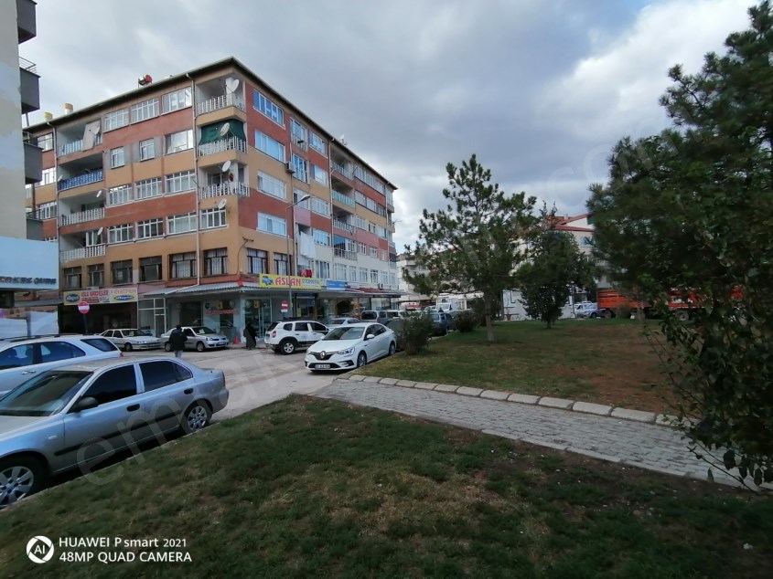 TURHAL MERKEZ CARŞI İÇİ 135 M2 3+1 KAT 5  SATILIK  LÜKS DAİRE