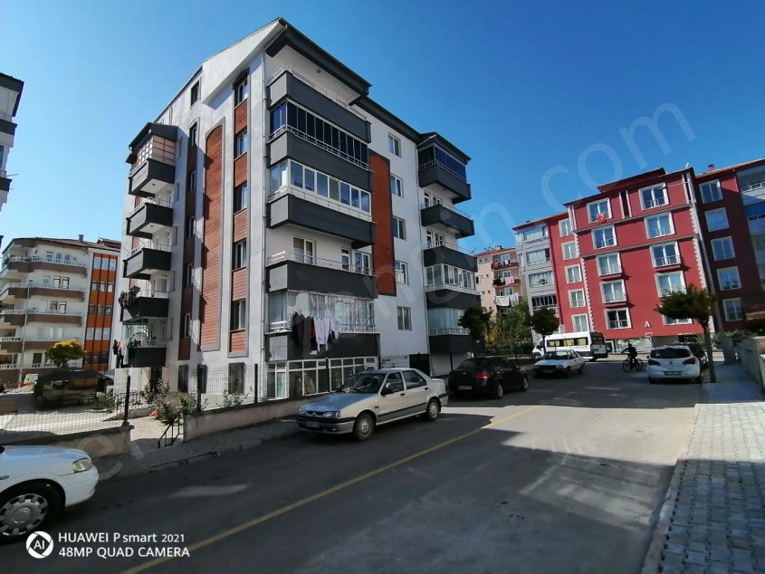 TURHAL MERKEZ CUMHURİYET MAH 135 M2 KAT 3  3+1 KİRALIK LÜKS DAİRE