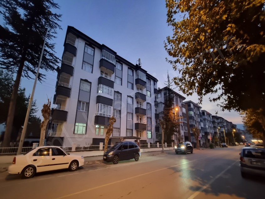 CUMHURİYET MAH 135M2KAT 4 3+1 KİRALIK LÜKS DAİRE 