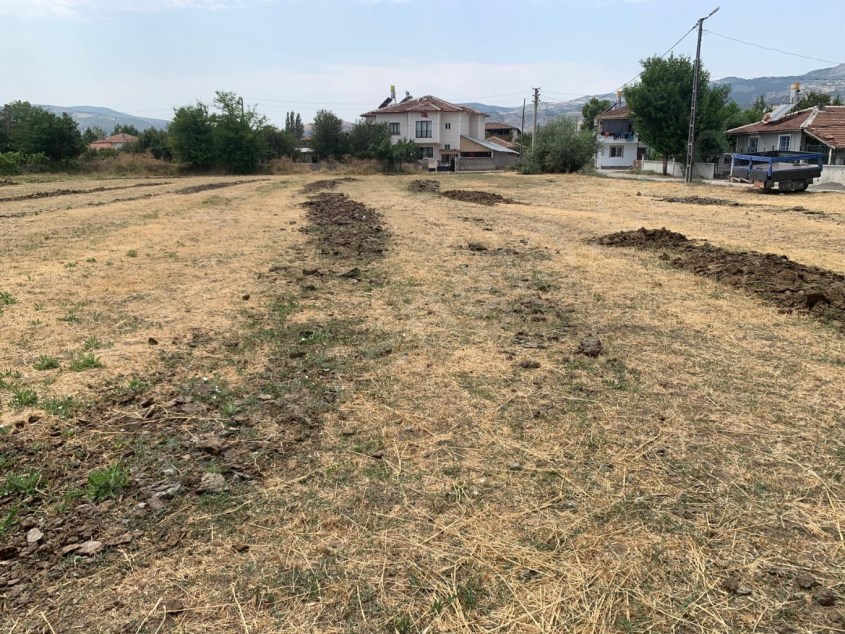 TURHAL MERKEZ AMASYA YOLU ÜZERİ ÇEVRİKLER MEVKİİ 2000 M2 SATILIK ARSA