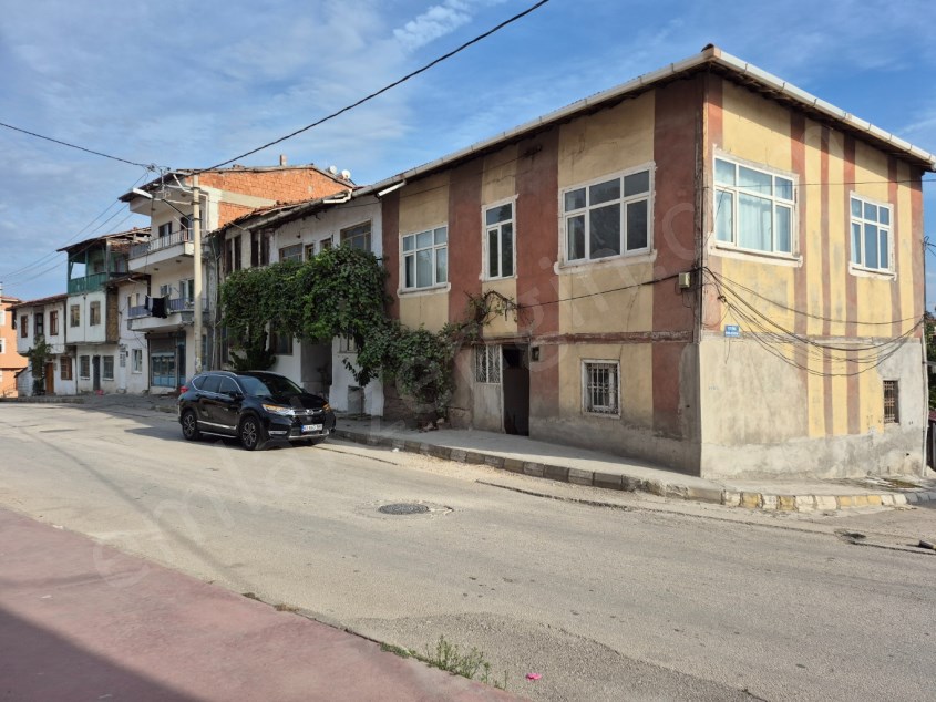 TURHAL MERKEZ KOVA MAH  İKİ KATLI MÜSTAKİL EV SATILIK