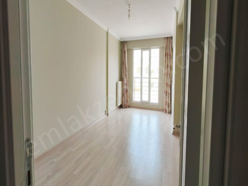 TURHAL MERKEZ YEŞİLKENT  MAH 135 M2 KAT 2 3+1 KİRALIK LÜKS DAİRE