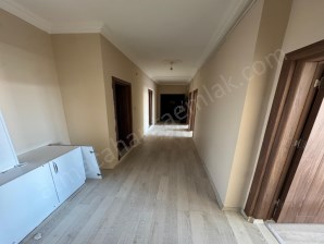 İl Emniyet Müdürlüğü Yanı 2.kat  kiralık 2+1 daire