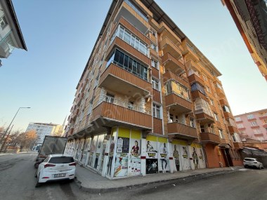 Leylekpınar Mahallesinde Satılık 3+1 Daire